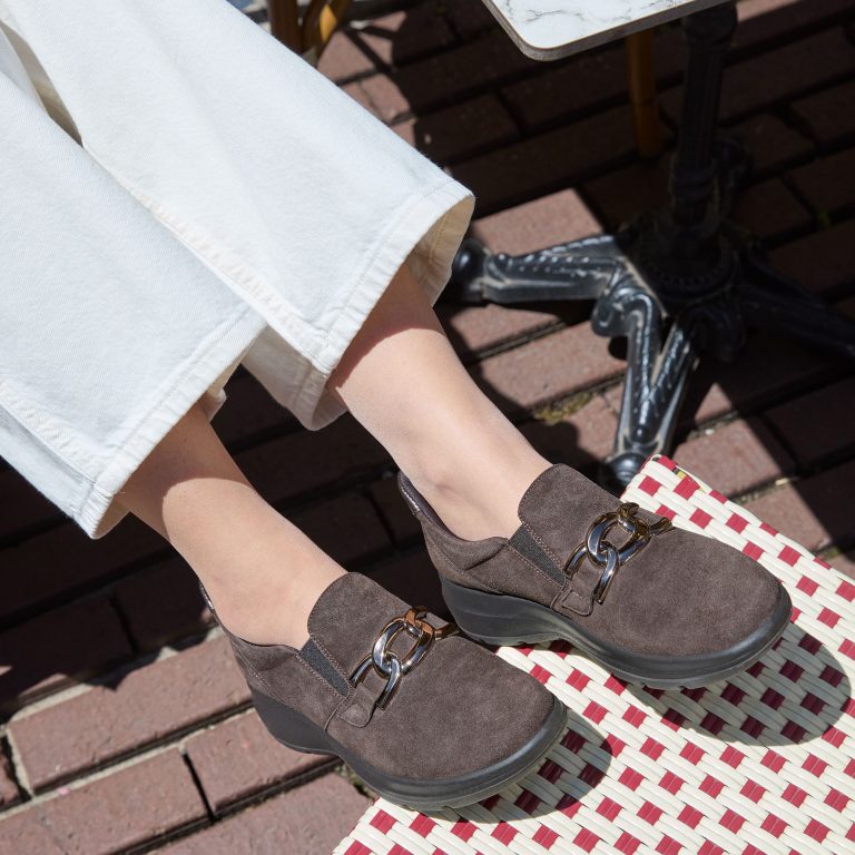 Slip-on caffè in pelle scamosciata ENVAL SOFT
