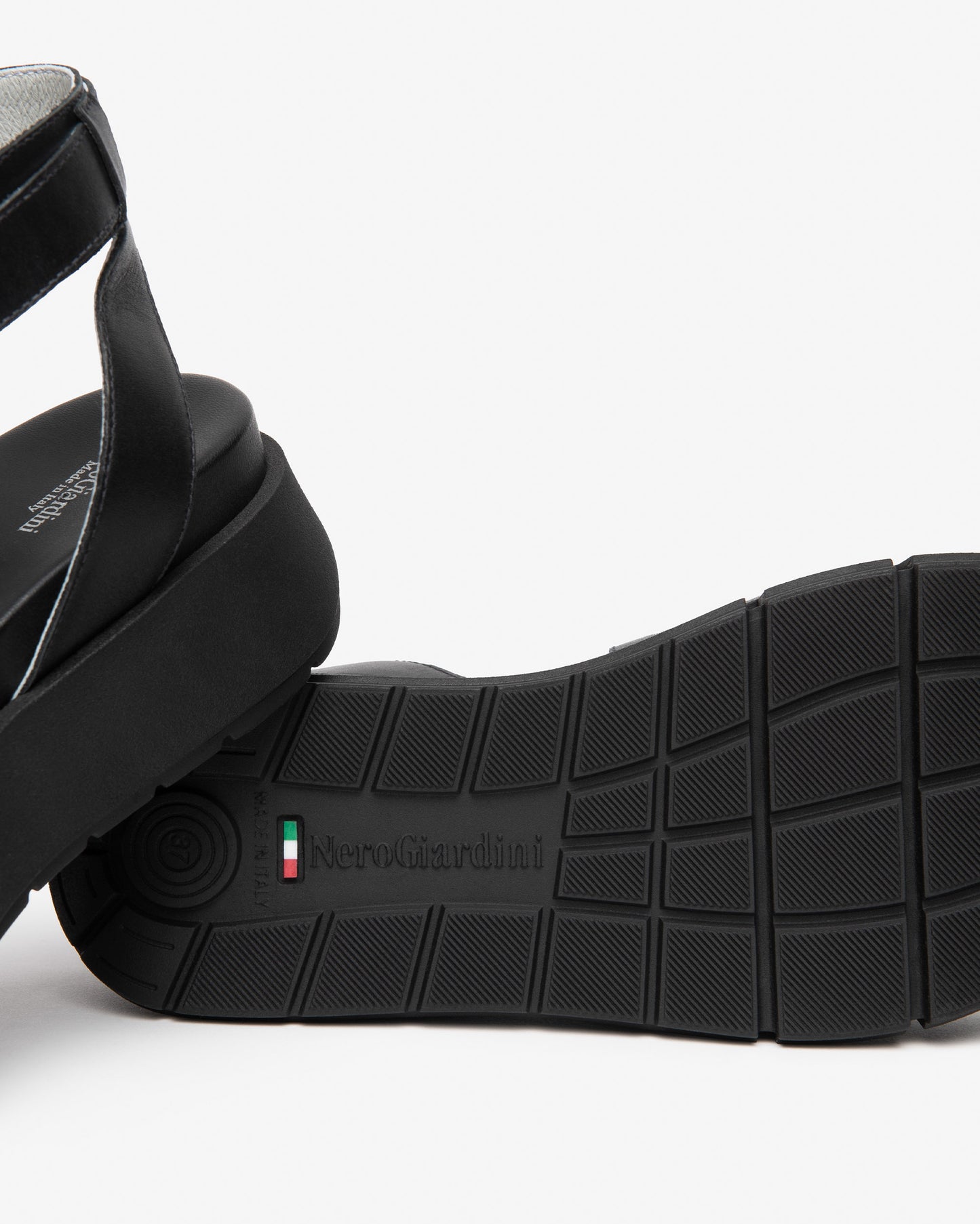 Sandalo in pelle con platform NeroGiardini