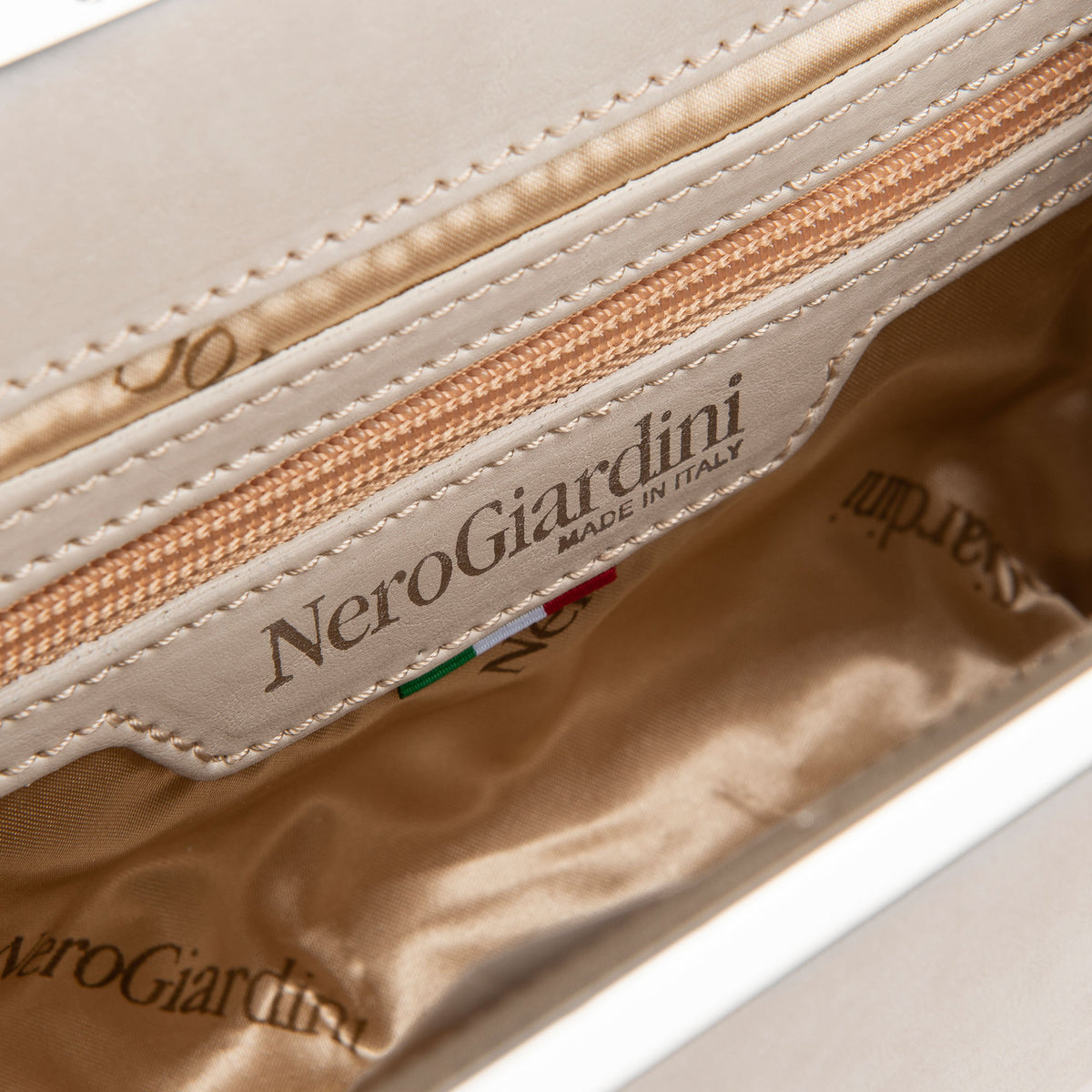 Pochette NeroGiardini