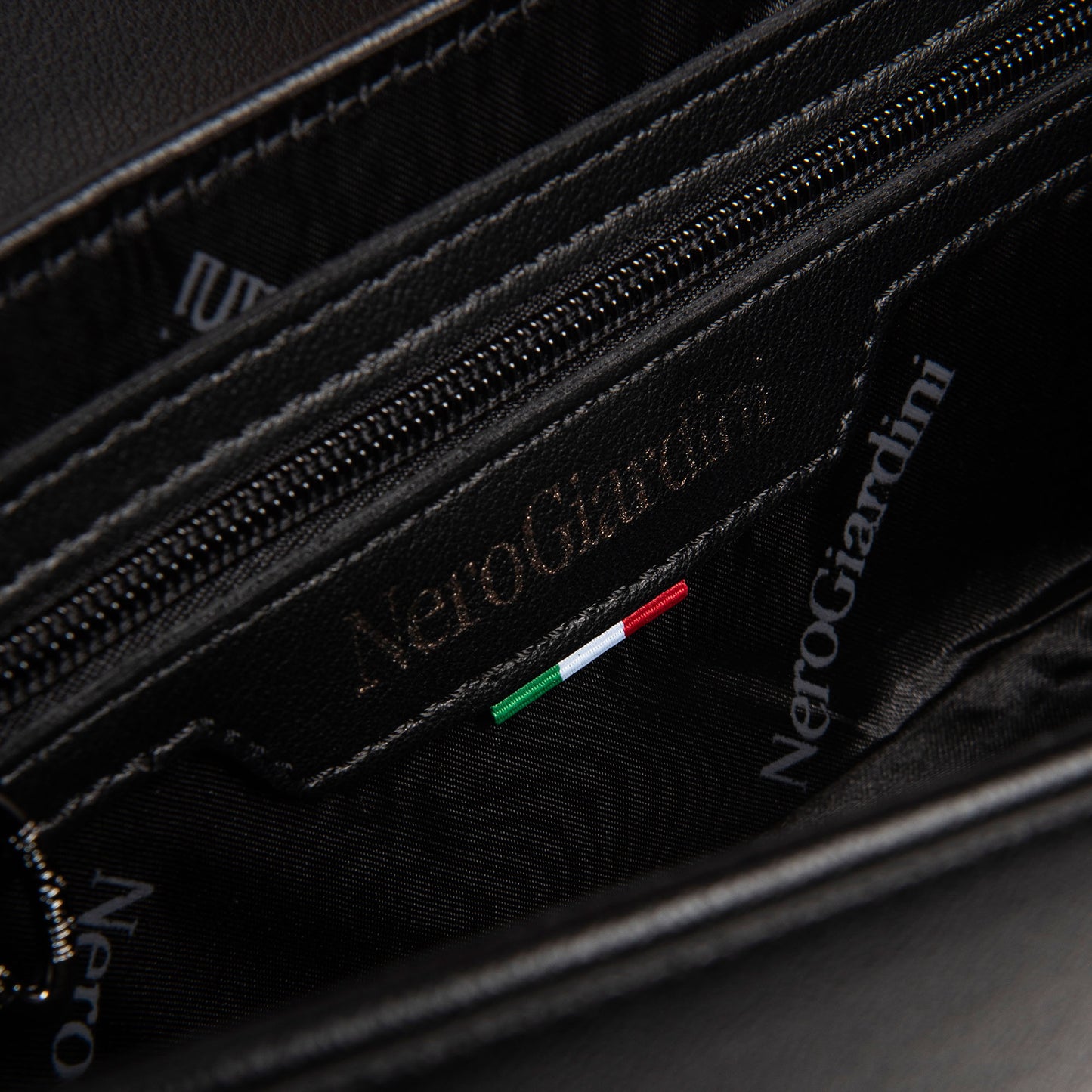 Pochette NeroGiardini