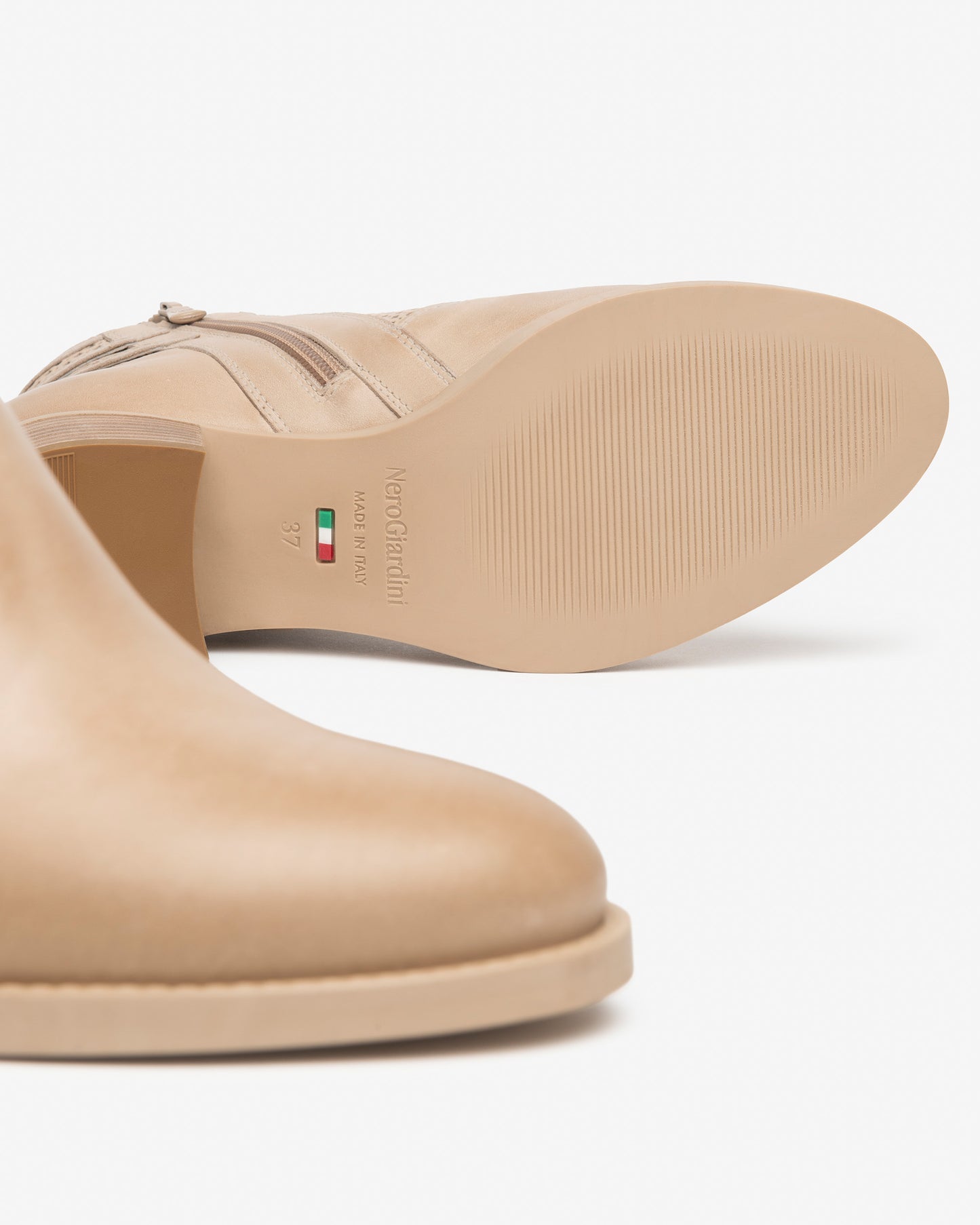 Stivaletto Beige in pelle traforata NeroGiardini