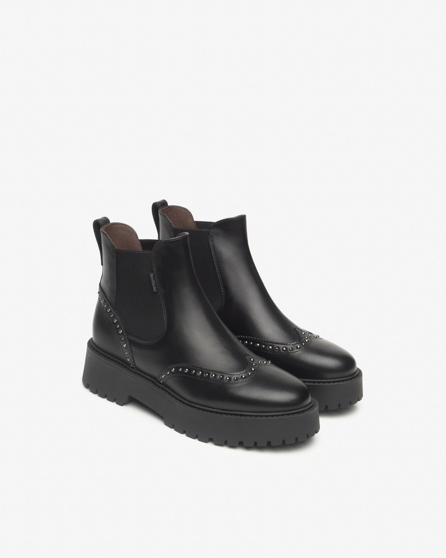 Stivaletto in pelle con borchie NeroGiardini
