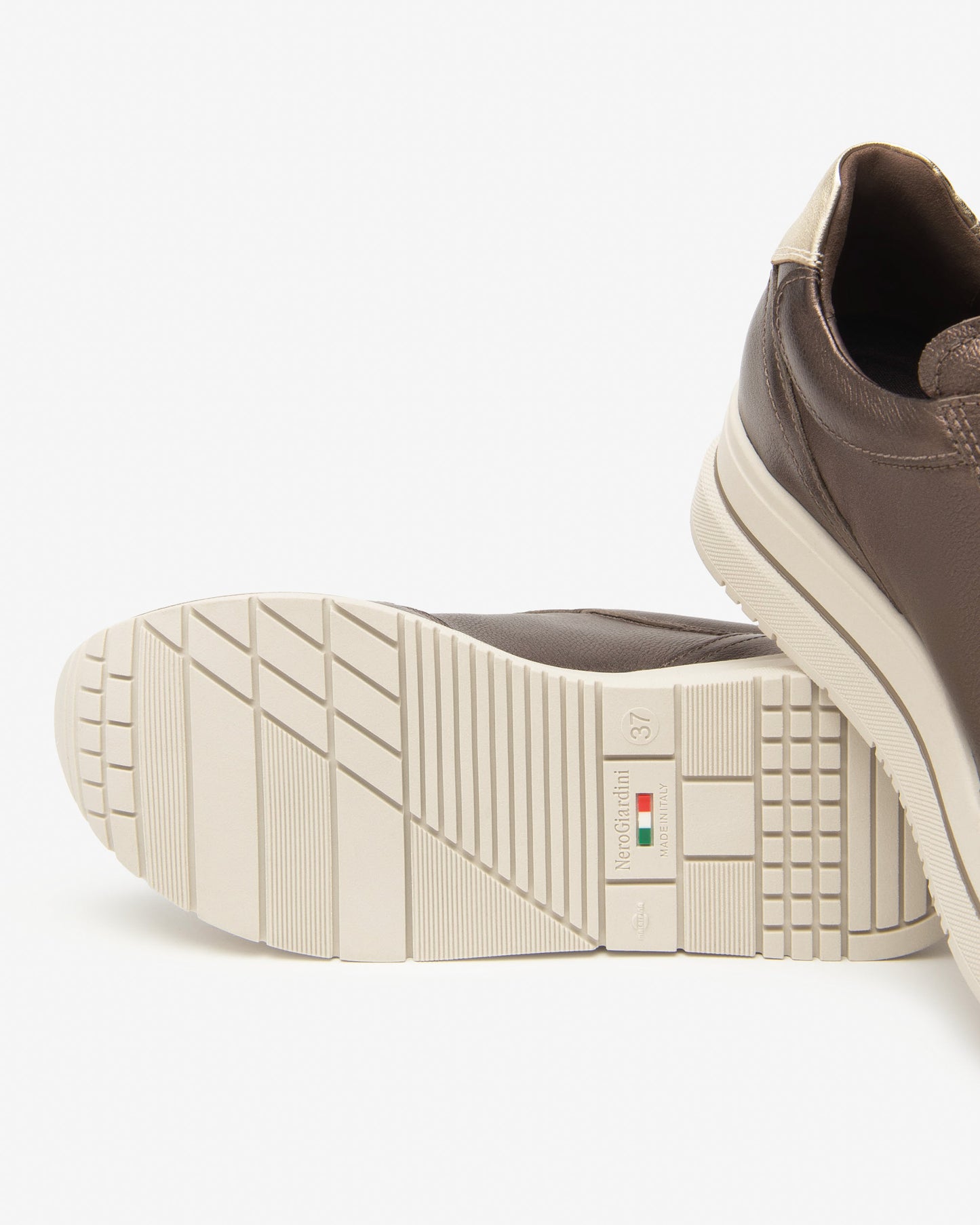 Sneakers Bronzo in pelle con zip NeroGiardini