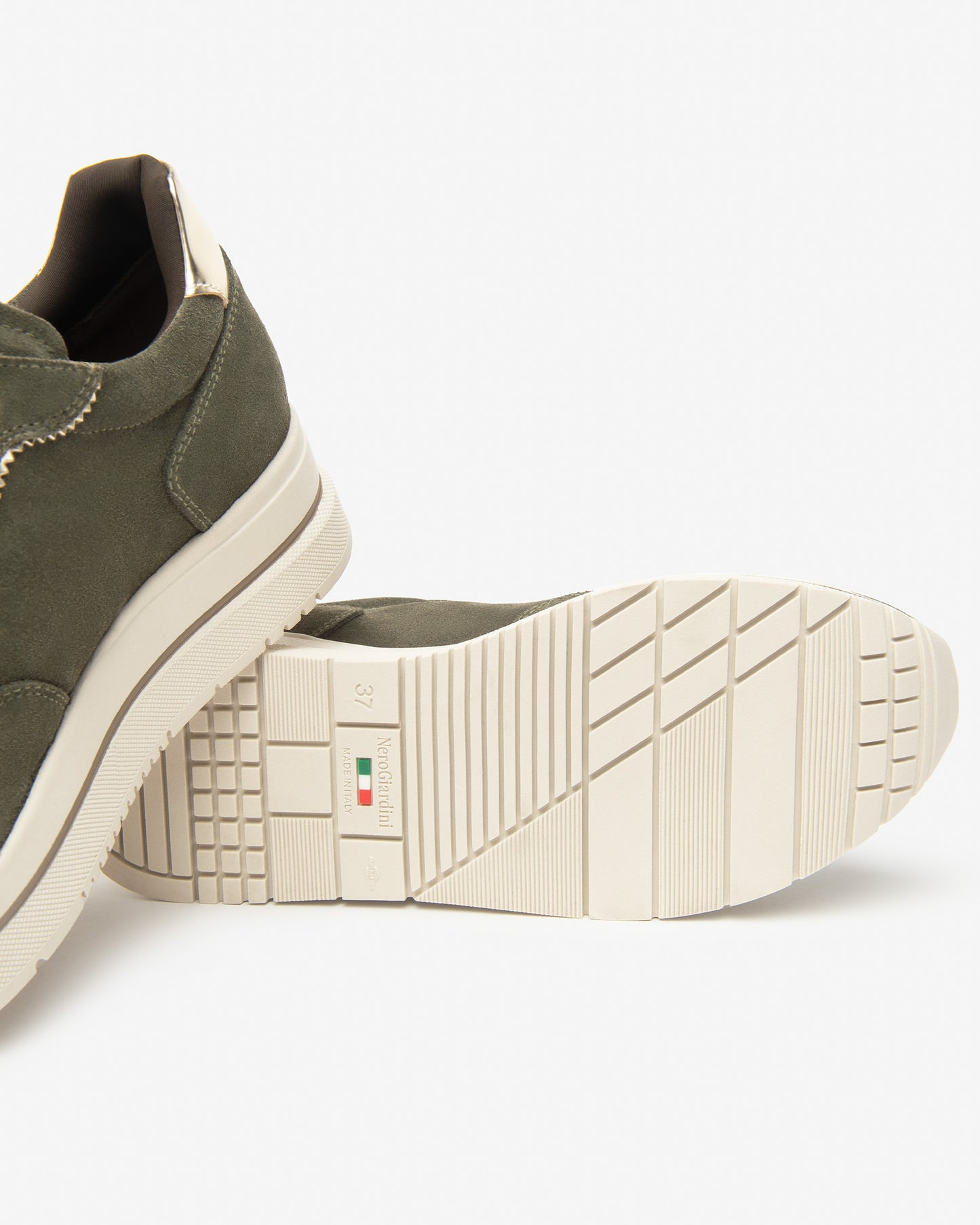 Sneakers Verde Bosco in camoscio NeroGiardini