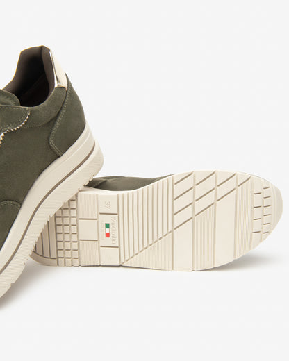Sneakers Verde Bosco in camoscio NeroGiardini