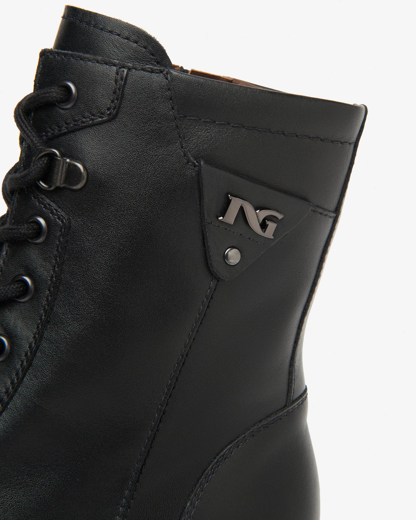 Anfibio in pelle NeroGiardini