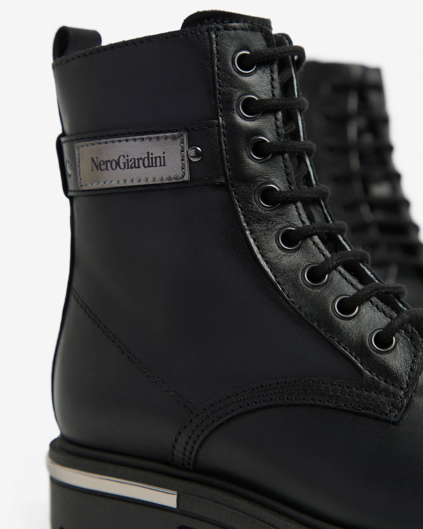 Anfibio Nero da ragazza in pelle NeroGiardini