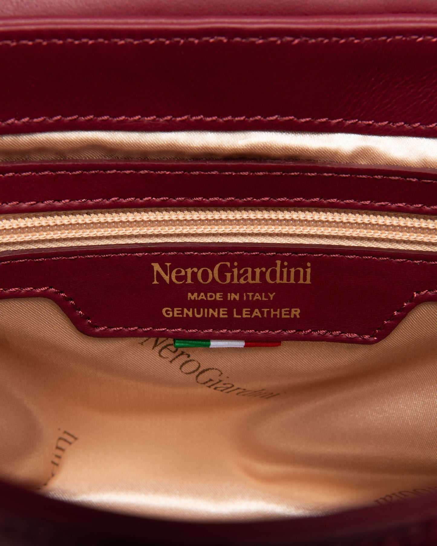 Borsa a Tracolla Bordò in Pelle NeroGiardini