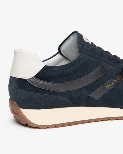 Sneaker blu in pelle scamosciata NEROGIARDINI