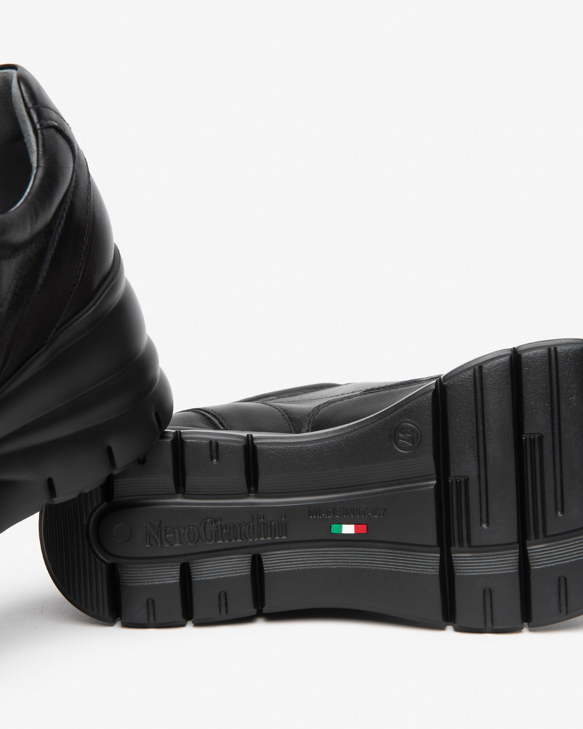 Sneaker nero con zeppa in pelle NeroGiardini