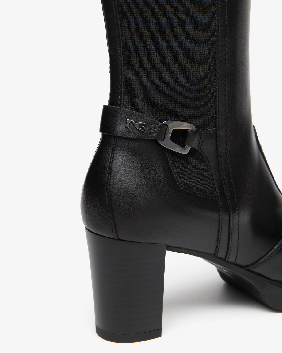 Stivale Nero in pelle con inserti elasticizzati NeroGiardini