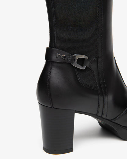 Stivale Nero in pelle con inserti elasticizzati NeroGiardini