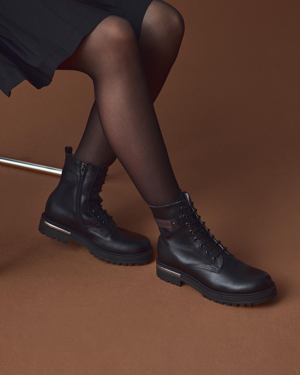 Anfibio Nero da ragazza in pelle NeroGiardini