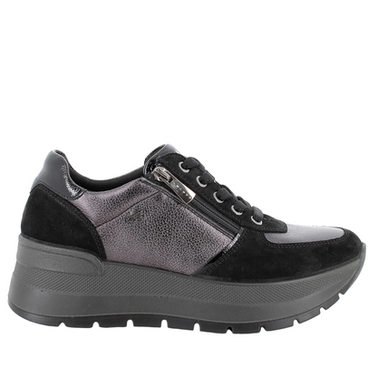 Sneaker nero in pelle con zeppa IGI&CO